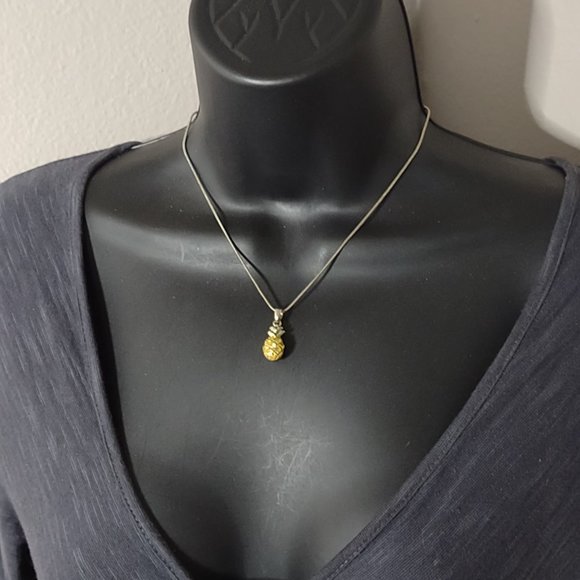 Cute 16 Inch Pineapple Pendant Necklace - Picture 11 of 11